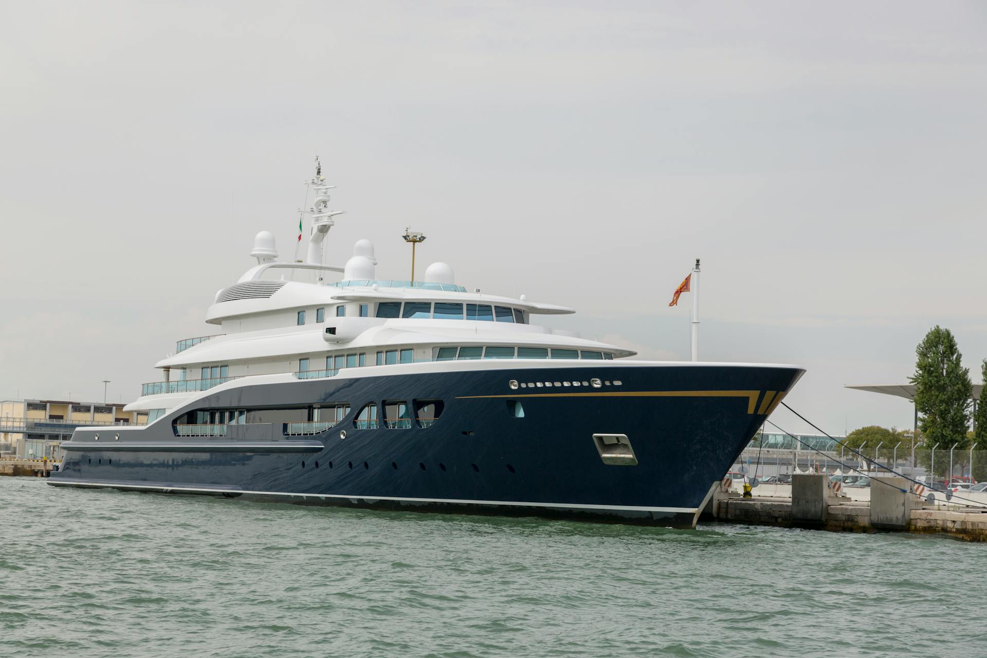 San Marino vs UK Boat Registration: Which Is Faster and Cheaper?